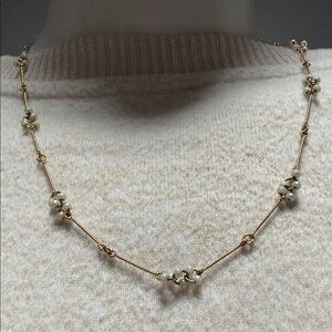 AVON Elegant Gold and Pearl Necklace